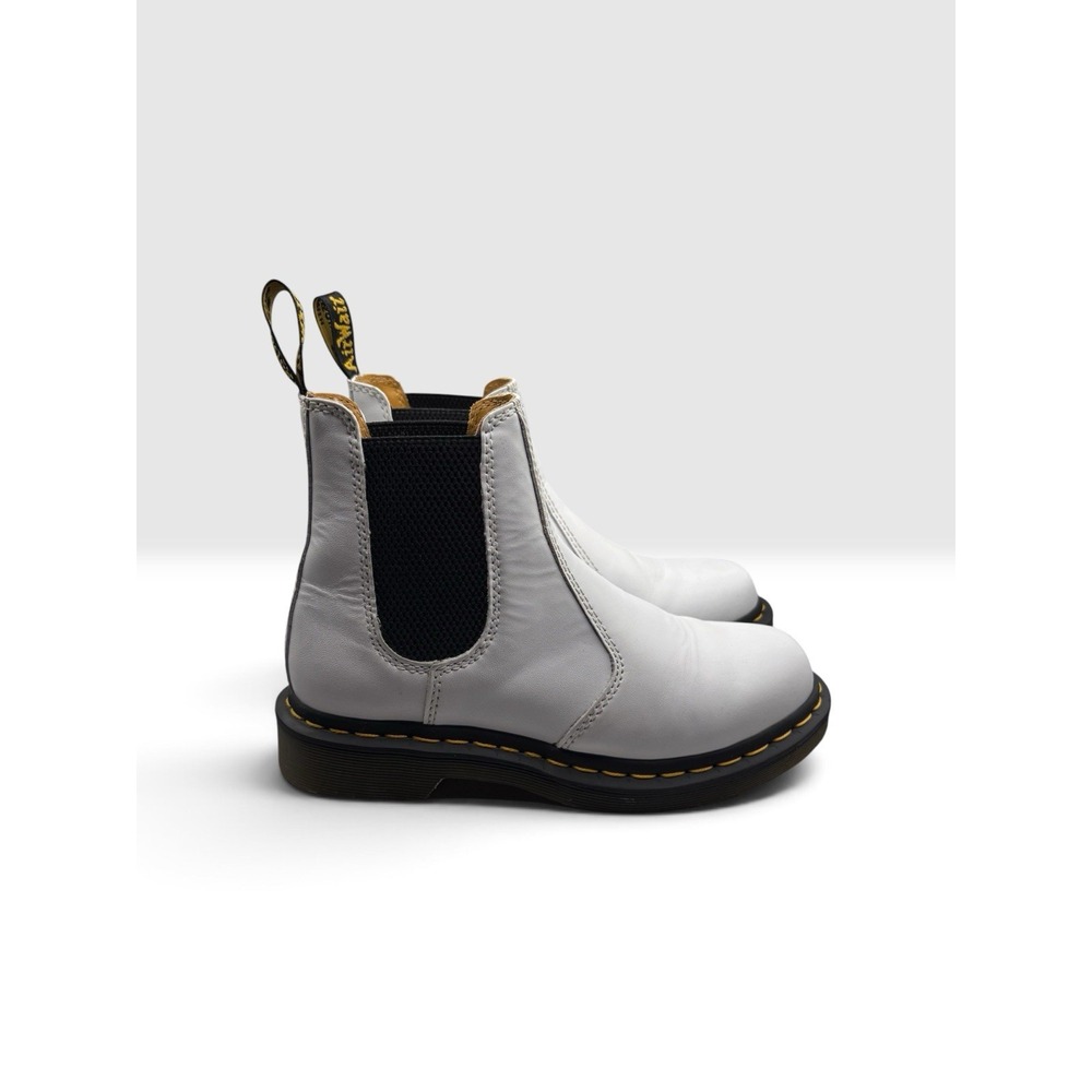Dr Martens Womens Sz 6 Yellow Stitch Smooth Leather Chelsea Boots $149 MSRP 2131